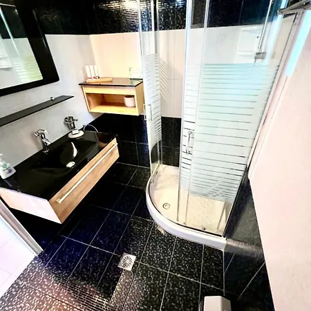 Fiskardo Beach Apartments * フィスカルドン