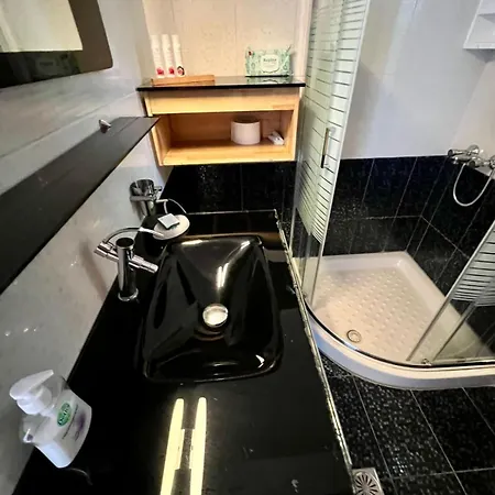 Fiskardo Beach Apartments アパート *